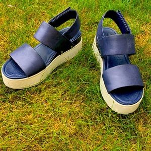 Platform strap sandal
